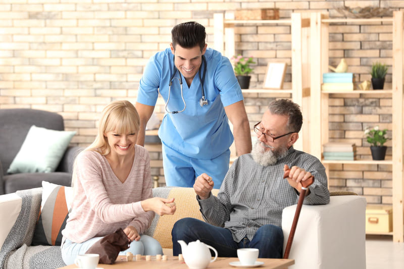 Família como cuidadora - como o homecare profissional pode apoiar e aliviar os familiares